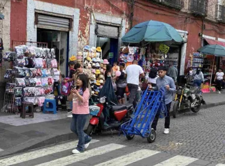 AUTORIDADES COMBATEN INVASIÓN DE NEGOCIOS CHINOS EN EL CENTRO HISTÓRICO DE LA CDMX